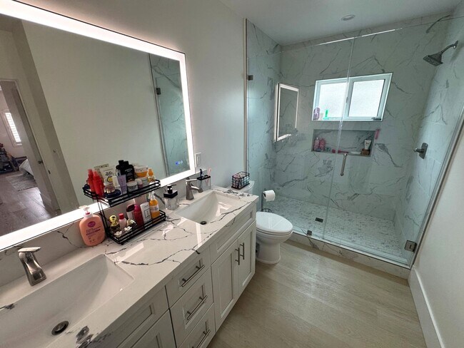 Building Photo - Luxury Coastal Living – Brand New Custom H...