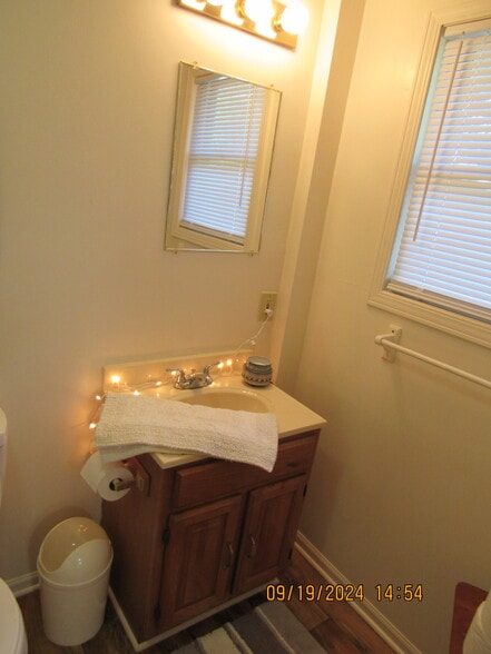 Building Photo - 6452 W Vw Ave