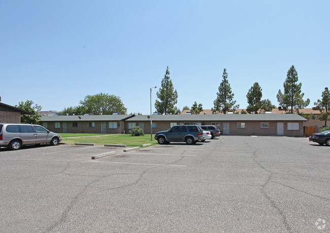 Building Photo - Desert Cove Gardens