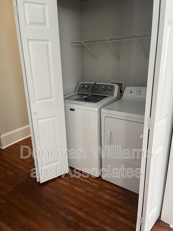 Building Photo - 135 E Wilson Ave