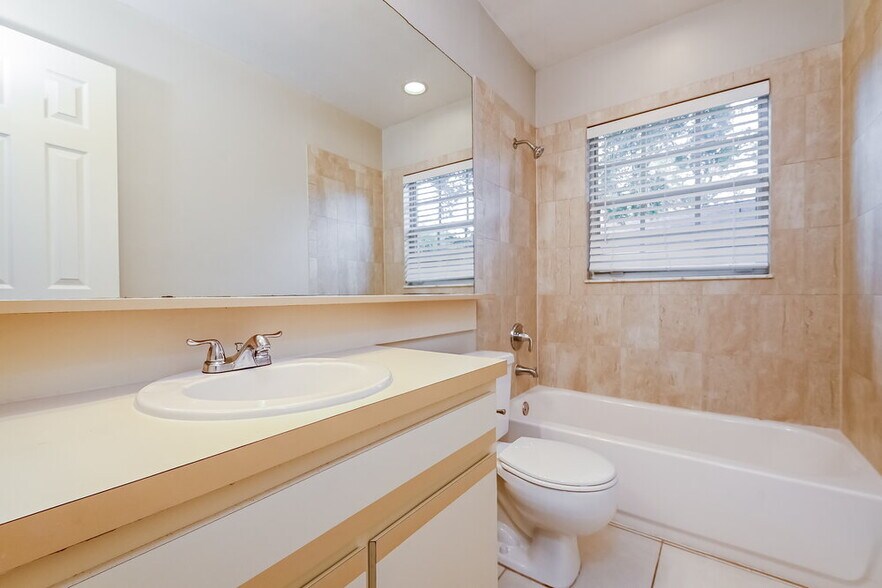 Building Photo - 2714 Mock Orange Ct