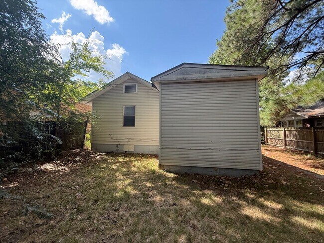 Building Photo - 434 Malvern St