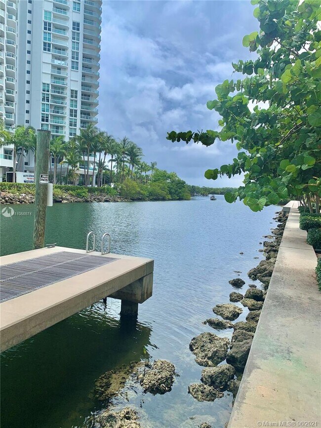 Building Photo - 250 Sunny Isles Blvd