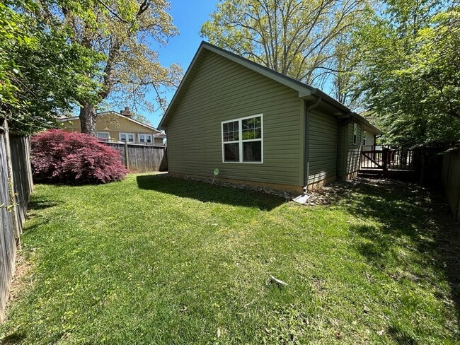 Building Photo - East Asheville - Contemporary Bungalow