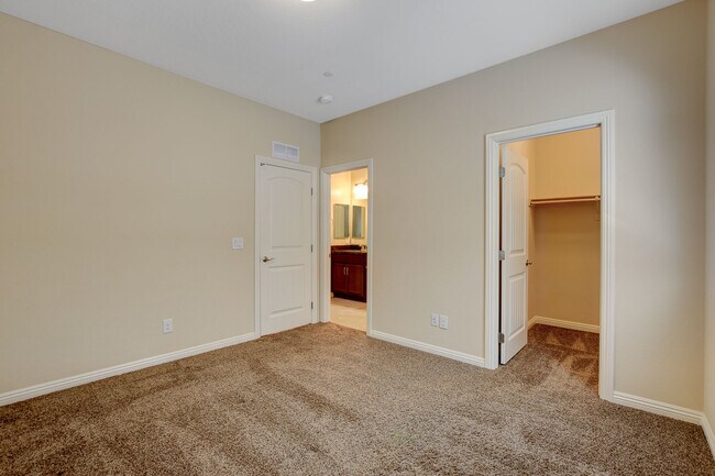 Building Photo - 2919 Caxton Grove Dr