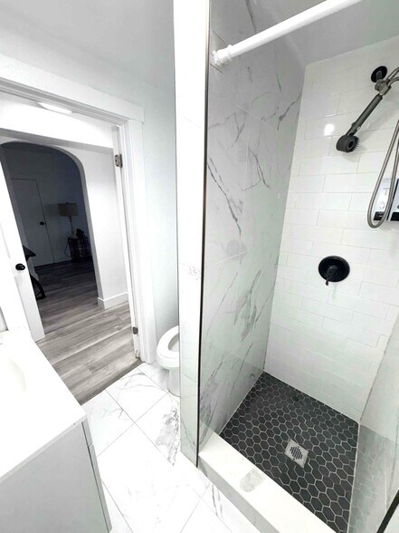 Building Photo - 1211 E 18th Ave