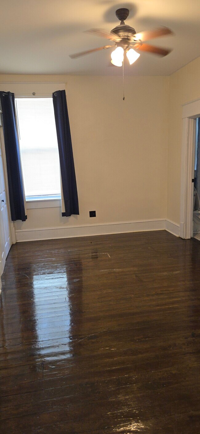 Building Photo - 1409 N Market St