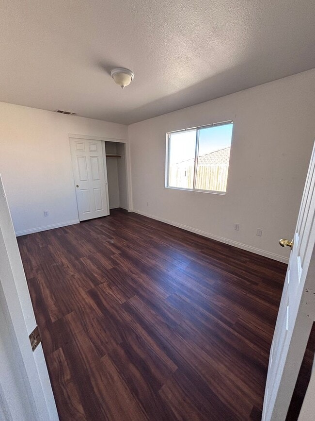 Building Photo - AVAILABLE NOW $200 off First Month Rent