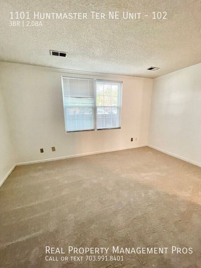 Building Photo - 1101 Huntmaster Terrace NE
