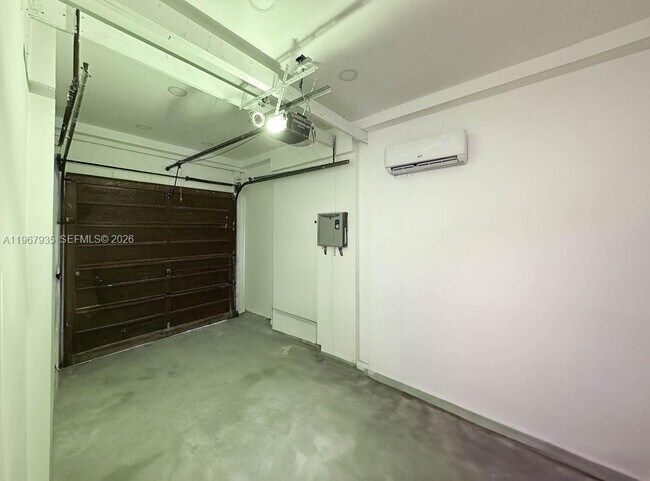 Building Photo - 1255 Jackson St