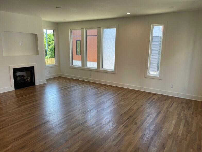 Living Room - 110 Oceola Ave
