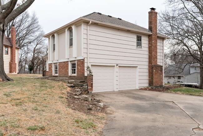 Building Photo - 3 Bed Home in Cul-de-Sac Great Location