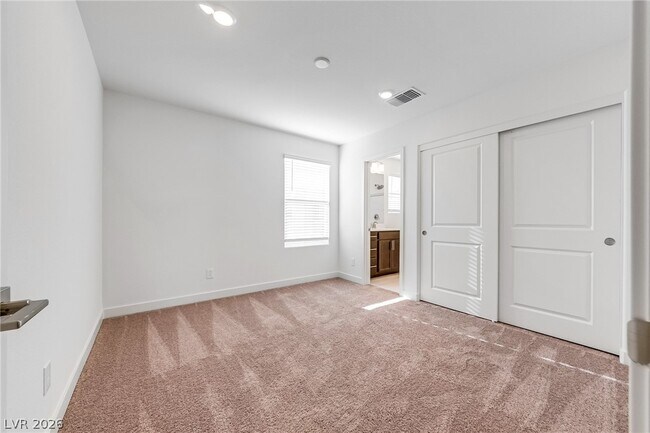 Building Photo - 5838 Kips Bay St