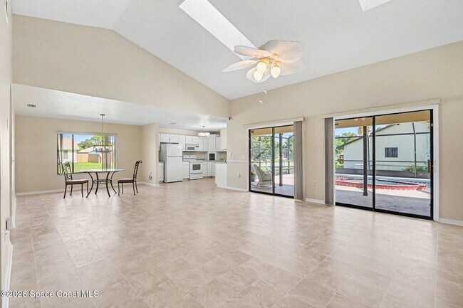 Building Photo - 2088 Sun Valley St