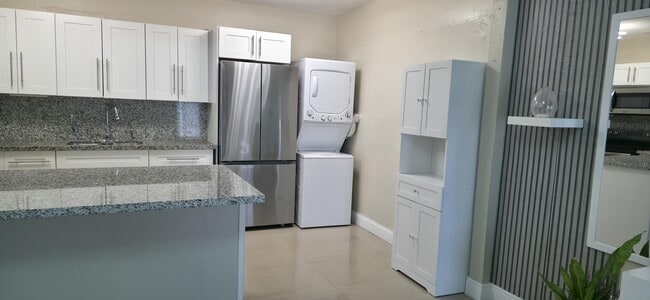 Building Photo - 1203 Chateau Park Dr