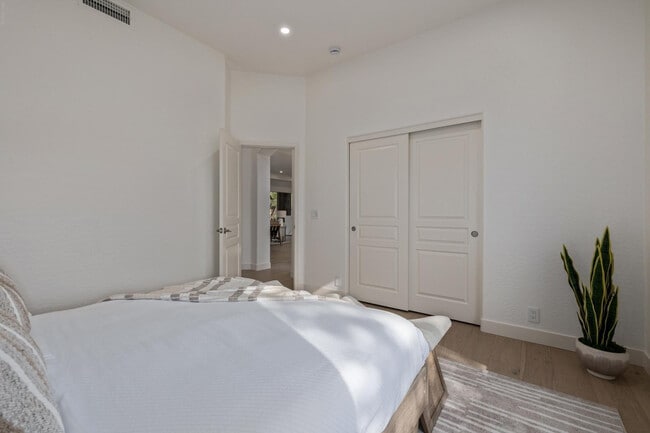 Building Photo - 7152 E Night Glow Cir