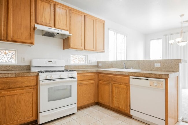 Building Photo - 3 bedroom - 2 story home located in 89141