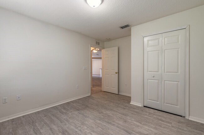 Building Photo - 109 Blue Daze Cir