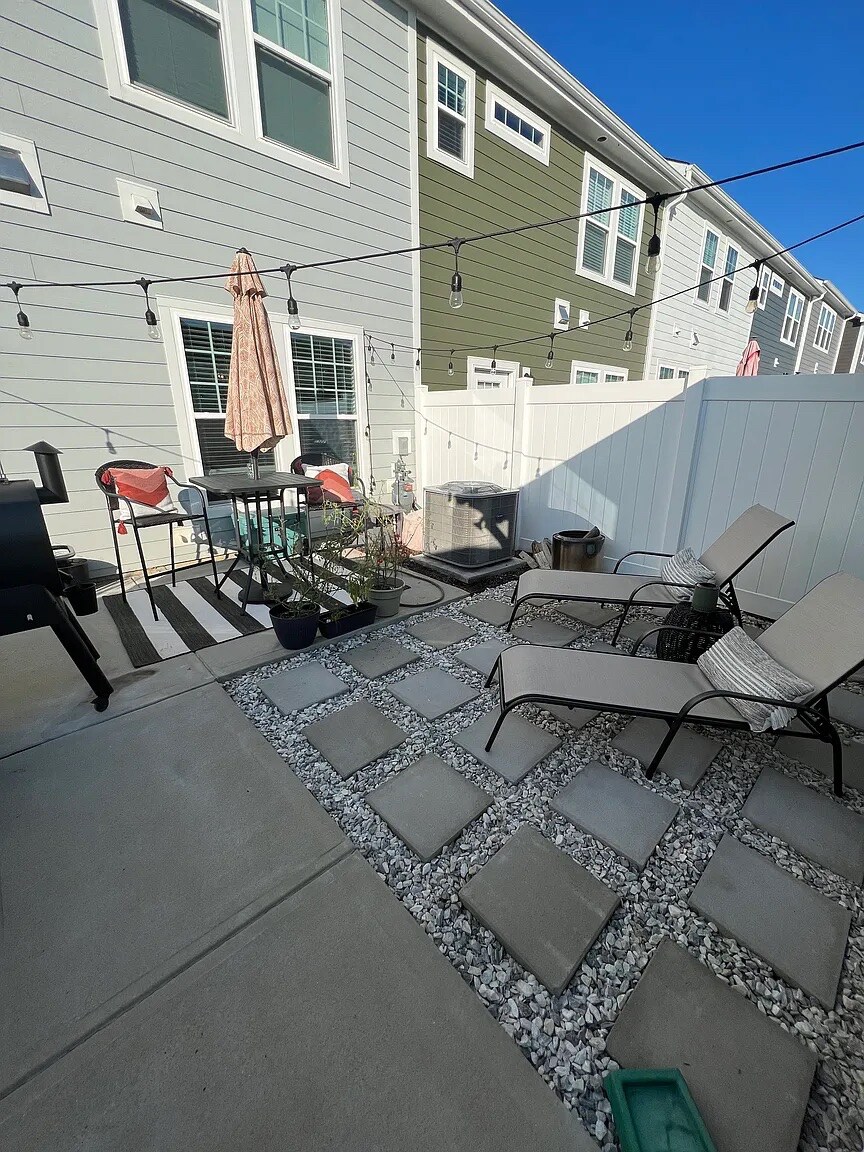 Building Photo - Room in Townhome on Perry Creek Rd