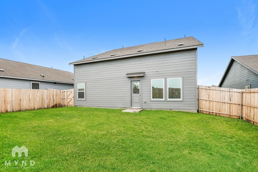 Building Photo - 2752 Mistwood Dr