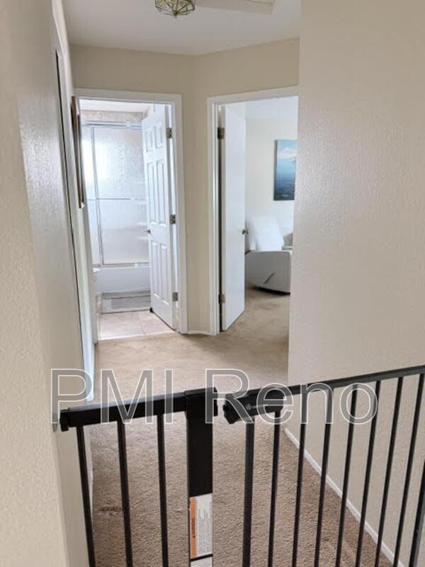 Building Photo - 744 Diogenes Dr