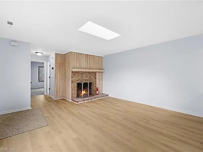 Building Photo - 1647 Ocean Bay Dr