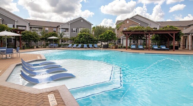 Building Photo - 529 Barker-Clodine Road Unit 19201