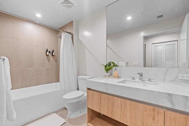 Building Photo - 11 NE 6th St