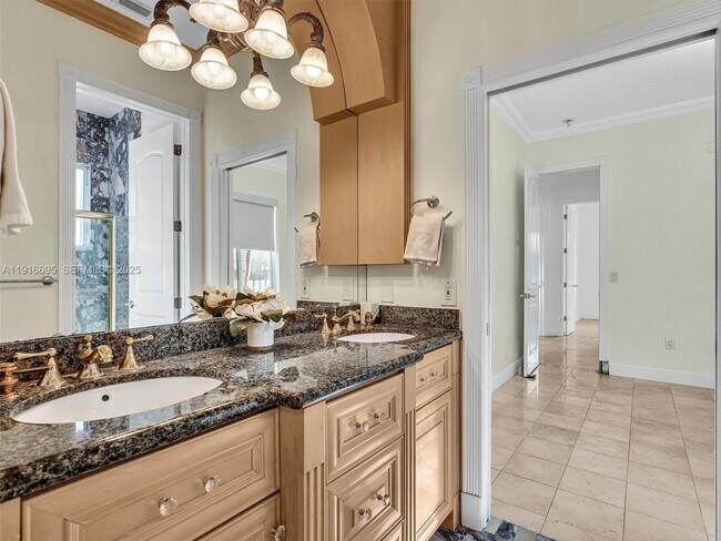 Building Photo - 922 Washington St