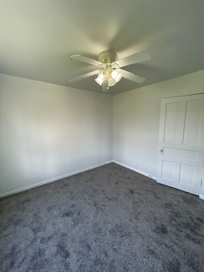 Building Photo - Cozy 3 Bedroom 1 Bath Home!