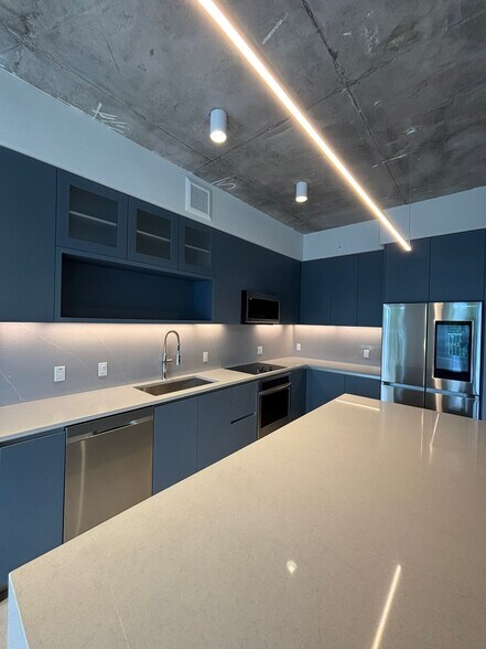 Building Photo - 113 NW 24th St