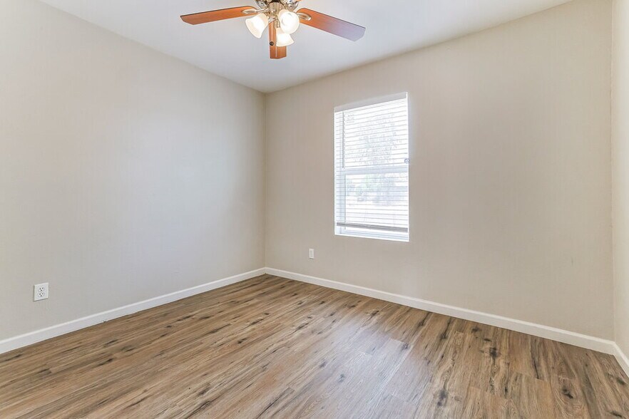 Building Photo - 9365 E Adobe Rd