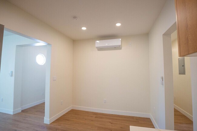 Building Photo - 1038 Westmoreland Ave