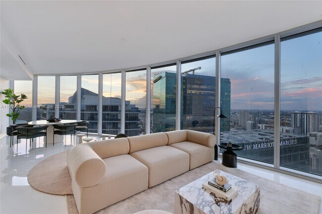 Building Photo - 300 Biscayne Blvd Way