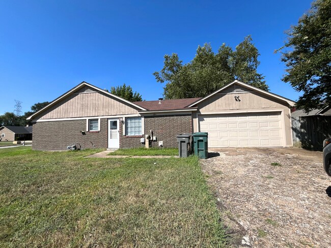 Building Photo - 6959 Tulip Trail Dr