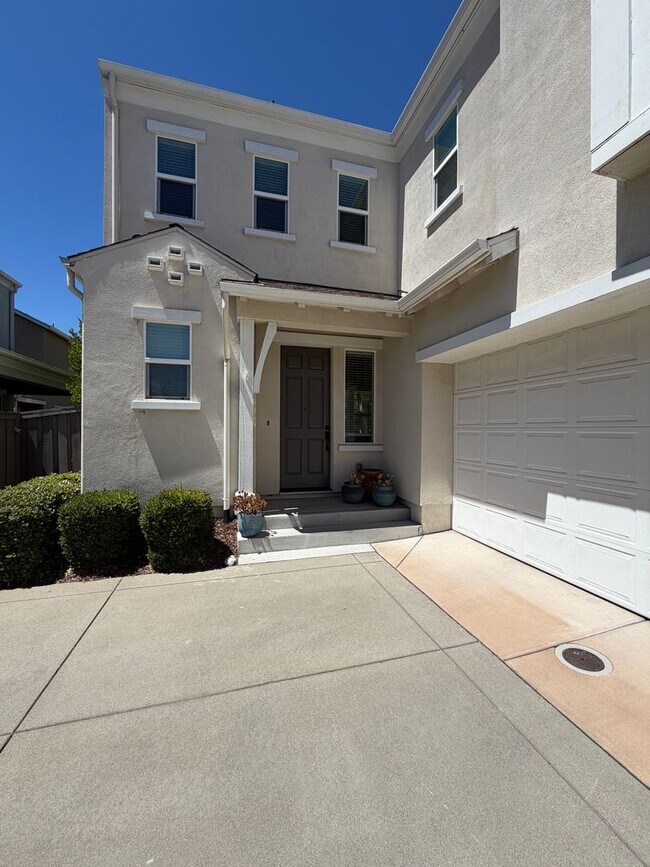 Building Photo - 3 bedroom | 2.5 bathroom | McKinley Village Single Family Home