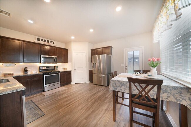 Building Photo - 1228 Vogel Dr