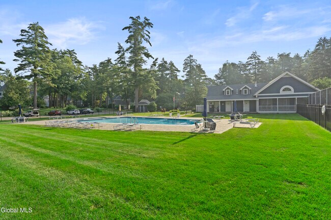 Building Photo - 19 Sarazen St