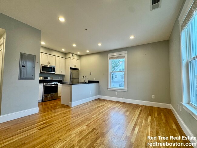 Building Photo - 405 S Huntington Ave