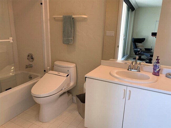 Building Photo - 4101 N Ocean Blvd