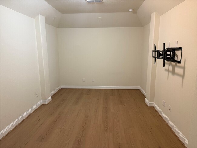 Building Photo - 6802 Tiger Trl