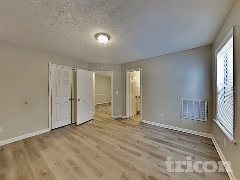 Building Photo - 102 Natchez Ct S