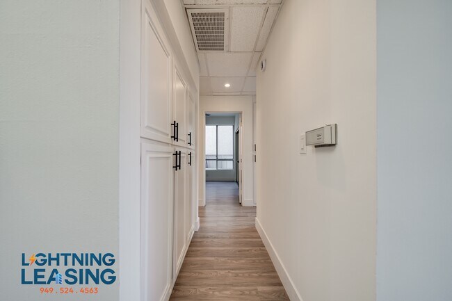 Building Photo - 15132 Magnolia Blvd