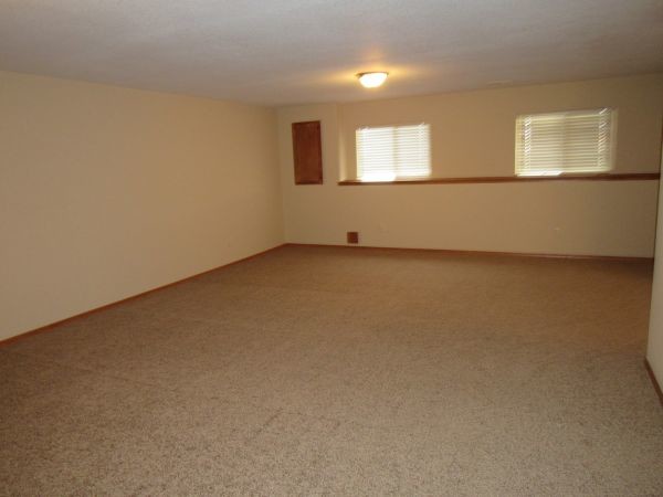 Building Photo - 2027 Harvest Ridge Ct