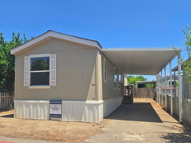 Building Photo - 1342 Hannah Ave