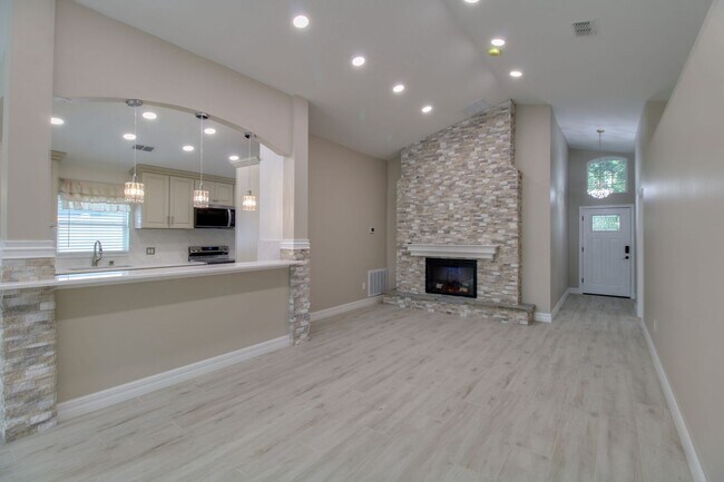 Building Photo - 131 Andrews Rd