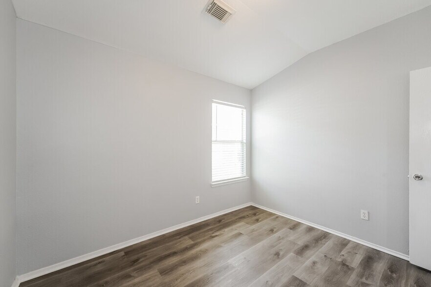 Building Photo - 19031 Wild Yaupon Dr