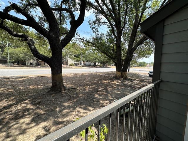 Building Photo - 9696 Walnut St