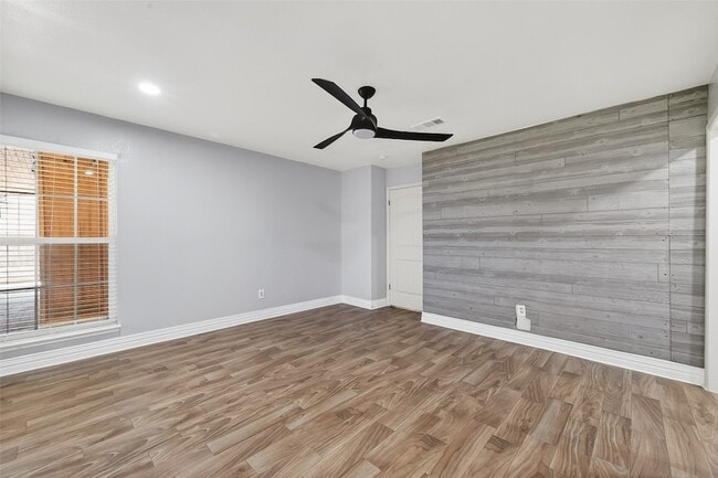 Building Photo - 19818 Packwood Dr