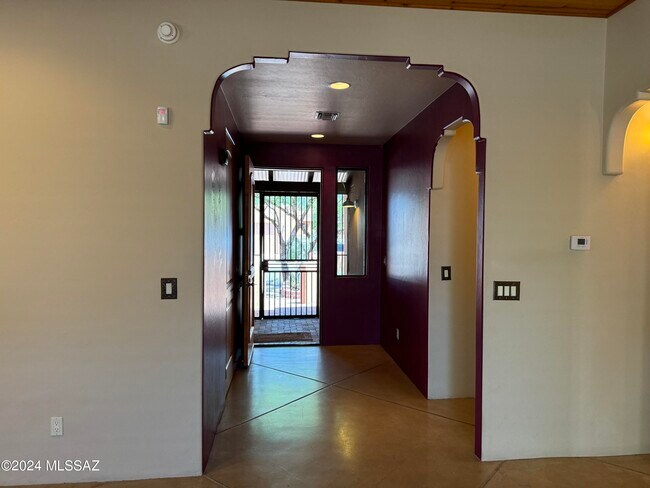 Building Photo - 1717 N Baxter Dr